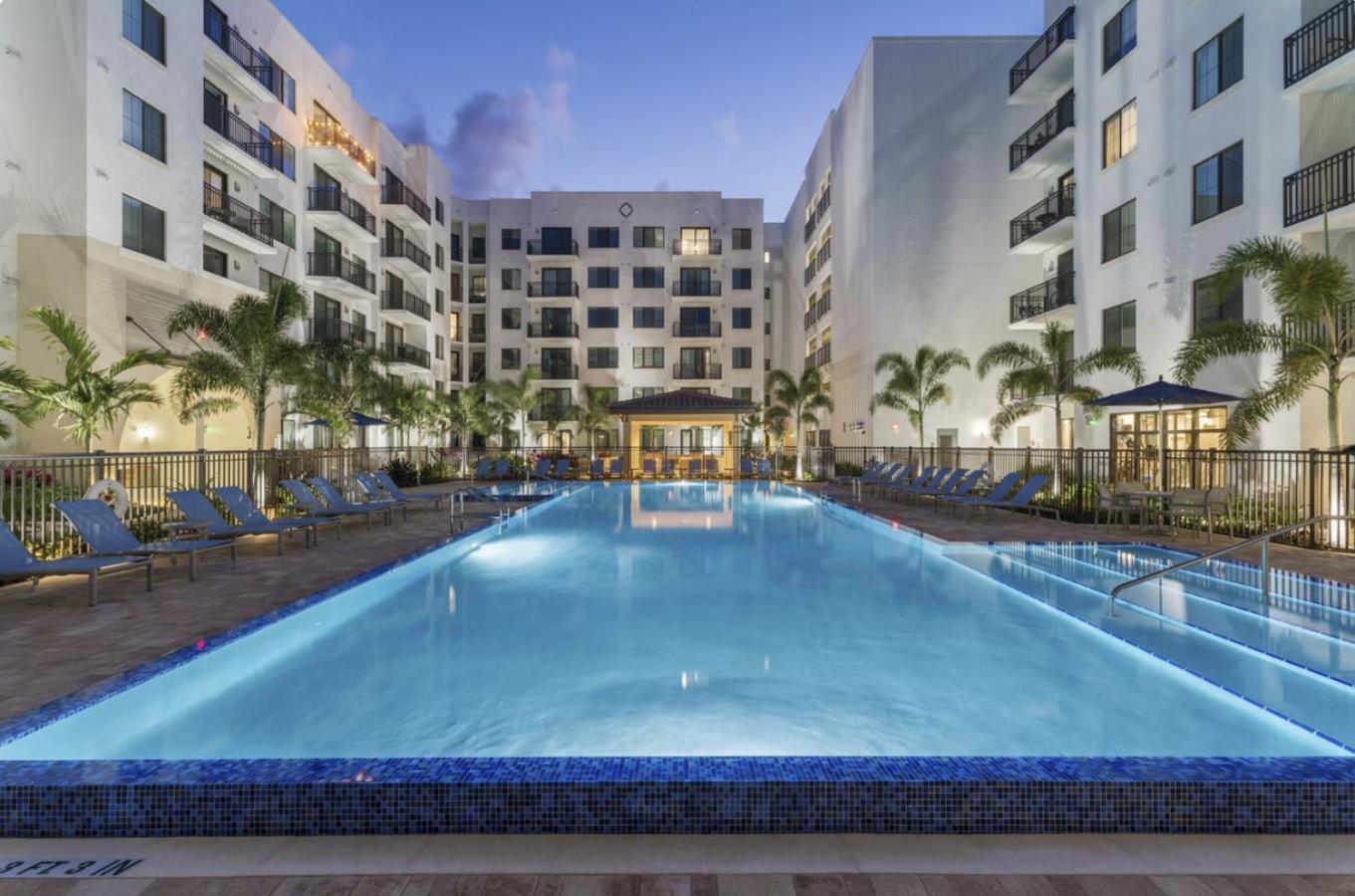 Cozy Retreat 2 Bedroom Hideaway Moments From The Sand Boynton Beach Extérieur photo