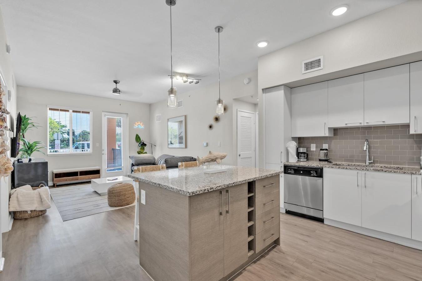 Cozy Retreat 2 Bedroom Hideaway Moments From The Sand Boynton Beach Extérieur photo